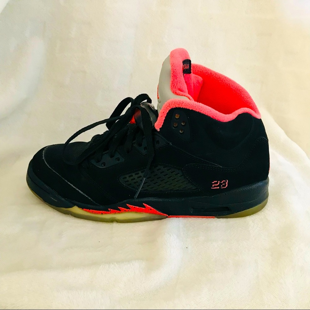 Air Jordan 5 Retro Black/Alarming Red Suede